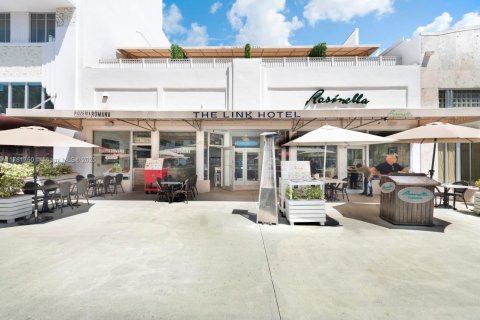 Commercial property in Miami Beach, Florida № 1861635 - photo 8