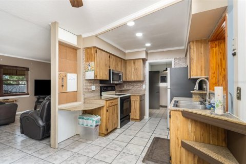 Casa en venta en Kissimmee, Florida, 2 dormitorios, 140 m2 № 1912668 - foto 8