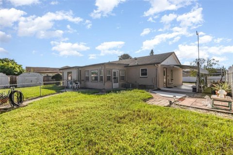 Casa en venta en Kissimmee, Florida, 2 dormitorios, 140 m2 № 1912668 - foto 28