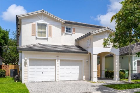 House in Homestead, Florida 5 bedrooms, 250.19 sq.m. № 1877934 - photo 3