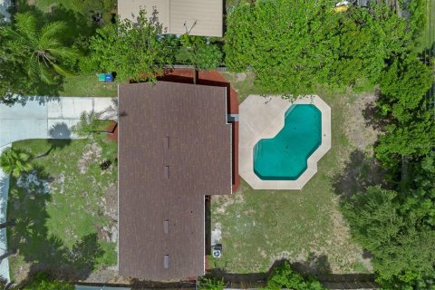 House in Orlando, Florida 3 bedrooms, 123.75 sq.m. № 1882722 - photo 16