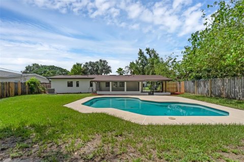 House in Orlando, Florida 3 bedrooms, 123.75 sq.m. № 1882722 - photo 18