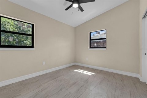House in Orlando, Florida 3 bedrooms, 123.75 sq.m. № 1882722 - photo 8