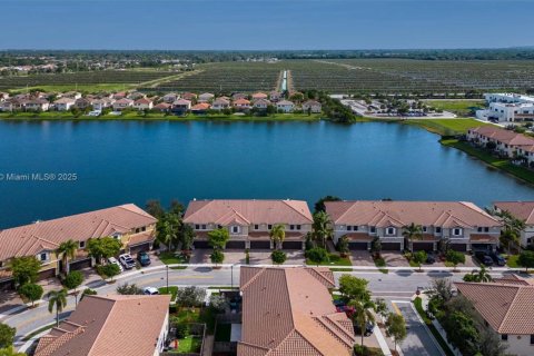 Touwnhouse à vendre à Parkland, Floride: 3 chambres, 174.19 m2 № 1972985 - photo 27