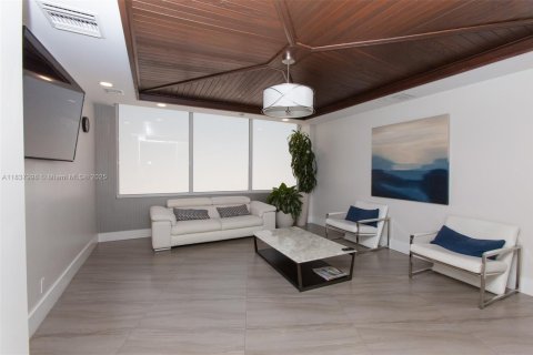 Condo in Aventura, Florida, 2 bedrooms  № 1825573 - photo 16
