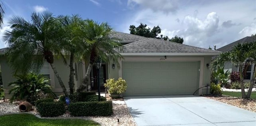 House in Sarasota, Florida 3 bedrooms, 174.01 sq.m. № 1805922