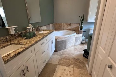 House in Sarasota, Florida 3 bedrooms, 174.01 sq.m. № 1805922 - photo 9