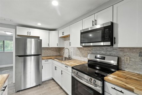 House in Hudson, Florida 2 bedrooms, 95.13 sq.m. № 1876026 - photo 10