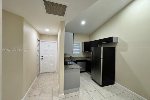 Condominio en alquiler en Coral Springs, Florida, 2 dormitorios, 80.64 m2 № 2045736 - foto 7