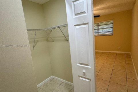 Condominio en alquiler en Coral Springs, Florida, 2 dormitorios, 80.64 m2 № 2045736 - foto 16
