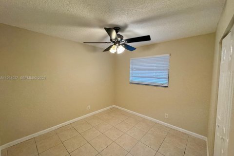 Condominio en alquiler en Coral Springs, Florida, 2 dormitorios, 80.64 m2 № 2045736 - foto 18