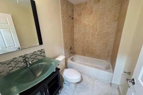 Condominio en alquiler en Coral Springs, Florida, 2 dormitorios, 80.64 m2 № 2045736 - foto 28