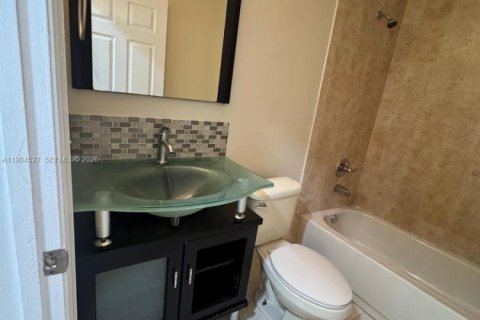 Condominio en alquiler en Coral Springs, Florida, 2 dormitorios, 80.64 m2 № 2045736 - foto 21