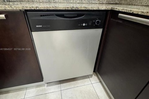 Condominio en alquiler en Coral Springs, Florida, 2 dormitorios, 80.64 m2 № 2045736 - foto 12