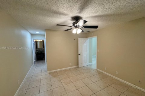 Condominio en alquiler en Coral Springs, Florida, 2 dormitorios, 80.64 m2 № 2045736 - foto 24