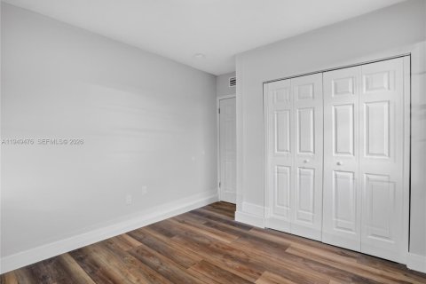 Снять в аренду квартиру в Майами, Флорида 2 спальни, 74.32м2, № 2005508 - фото 14