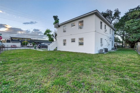 Снять в аренду квартиру в Майами, Флорида 2 спальни, 74.32м2, № 2005508 - фото 16