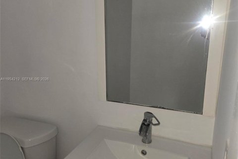 Condo in Miami, Florida, 1 bedroom № 2008968 - photo 6