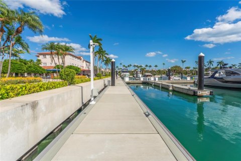 Condo in Miami Beach, Florida  № 2077293 - photo 18