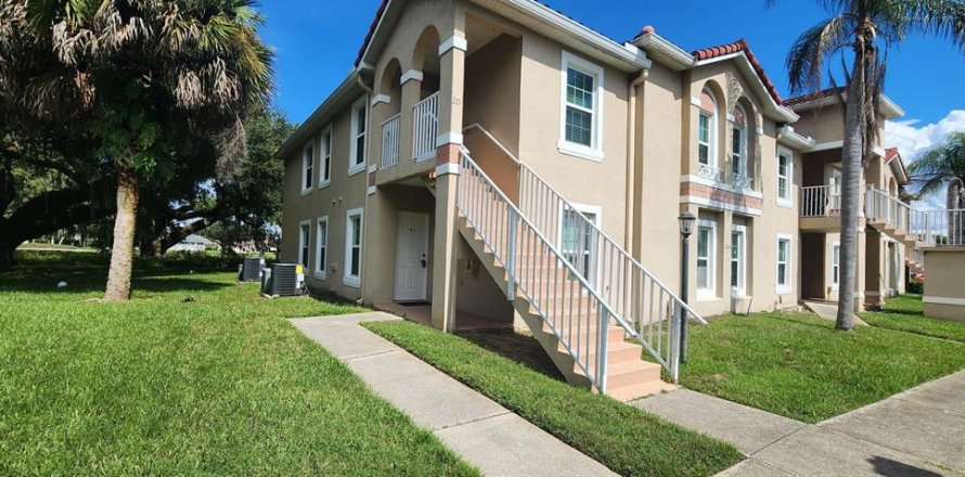 Condominio en Kissimmee, Florida, 3 dormitorios № 2427435