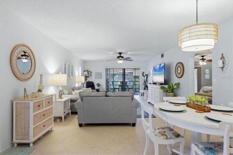 Condo in Bradenton, Florida, 2 bedrooms № 2403699 - photo 10