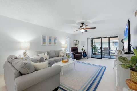 Condo in Bradenton, Florida, 2 bedrooms № 2403699 - photo 5