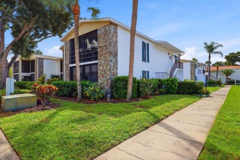 Condo in Bradenton, Florida, 2 bedrooms № 2403699 - photo 30