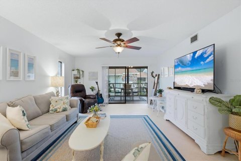 Condo in Bradenton, Florida, 2 bedrooms № 2403699 - photo 7