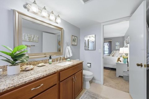 Condo in Bradenton, Florida, 2 bedrooms № 2403699 - photo 18