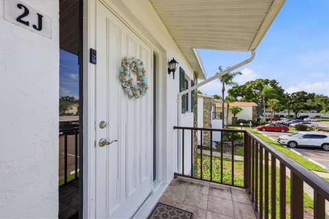 Condo in Bradenton, Florida, 2 bedrooms № 2403699 - photo 2