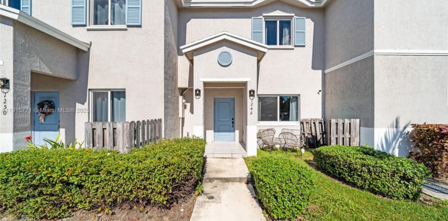 Touwnhouse à Florida City, Floride 3 chambres, 136.01 m2 № 1971818