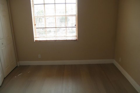 Adosado en alquiler en West Palm Beach, Florida, 3 dormitorios, 131.55 m2 № 1049906 - foto 1