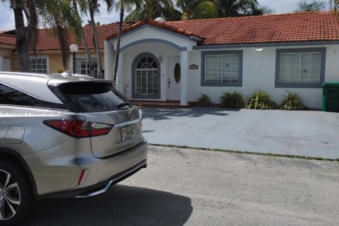 Touwnhouse à vendre à Hialeah, Floride: 3 chambres, 110.55 m2 № 1927794 - photo 1