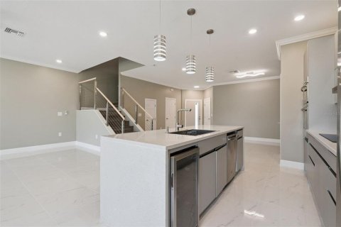 Townhouse in Davenport, Florida 3 bedrooms, 211.91 sq.m. № 2316731 - photo 8