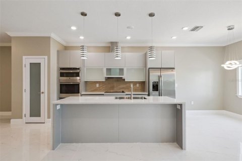 Townhouse in Davenport, Florida 3 bedrooms, 211.91 sq.m. № 2316731 - photo 4