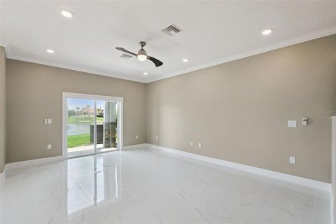Townhouse in Davenport, Florida 3 bedrooms, 211.91 sq.m. № 2316731 - photo 10