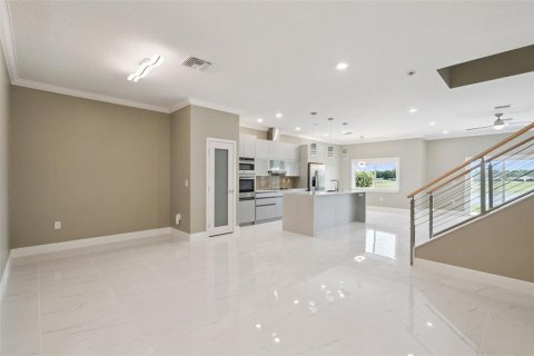 Townhouse in Davenport, Florida 3 bedrooms, 211.91 sq.m. № 2316731 - photo 9