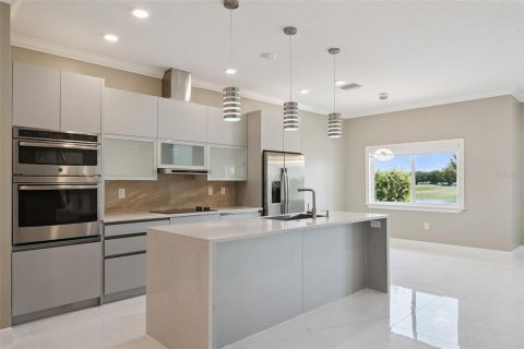 Townhouse in Davenport, Florida 3 bedrooms, 211.91 sq.m. № 2316731 - photo 3