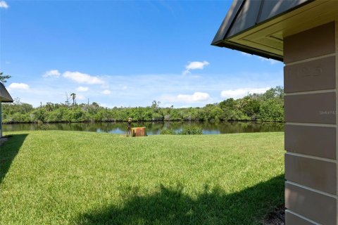 Condo in New Port Richey, Florida, 2 bedrooms  № 1851791 - photo 16