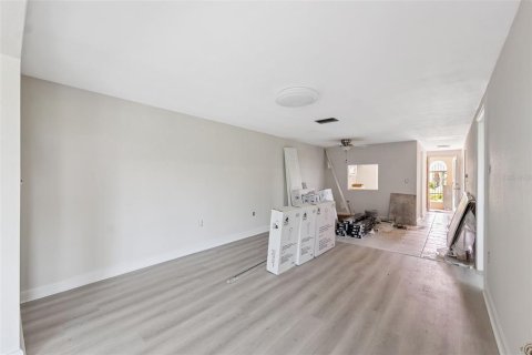 Condo in New Port Richey, Florida, 2 bedrooms  № 1851791 - photo 11