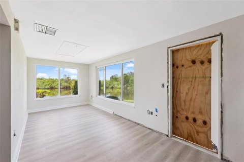 Condo in New Port Richey, Florida, 2 bedrooms  № 1851791 - photo 13