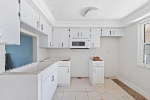 Condo in New Port Richey, Florida, 2 bedrooms  № 1851791 - photo 9