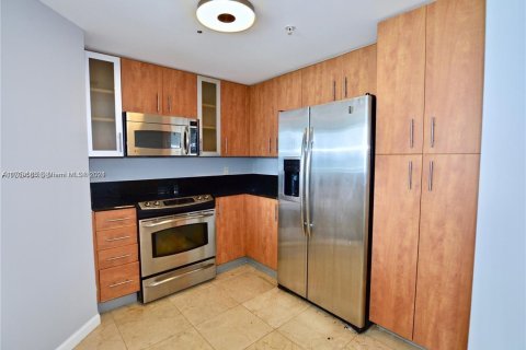 Condominio en alquiler en North Bay Village, Florida, 2 dormitorios, 116.22 m2 № 1938234 - foto 9