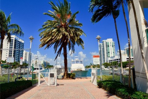 Copropriété à louer à North Bay Village, Floride: 2 chambres, 116.22 m2 № 1938234 - photo 27