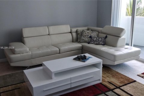 Condominio en alquiler en North Bay Village, Florida, 2 dormitorios, 116.22 m2 № 1938234 - foto 2