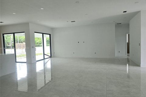 Villa ou maison à vendre à Miami, Floride: 4 chambres № 1889251 - photo 11