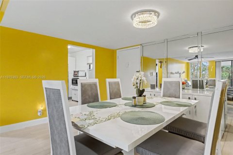 Copropriété à vendre à Tamarac, Floride: 2 chambres, 96.62 m2 № 2042745 - photo 13