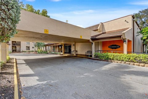Copropriété à vendre à Tamarac, Floride: 2 chambres, 96.62 m2 № 2042745 - photo 4