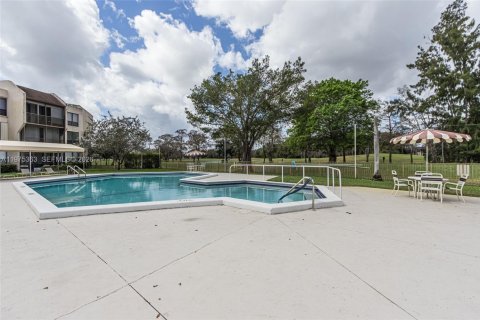 Copropriété à vendre à Tamarac, Floride: 2 chambres, 96.62 m2 № 2042745 - photo 7