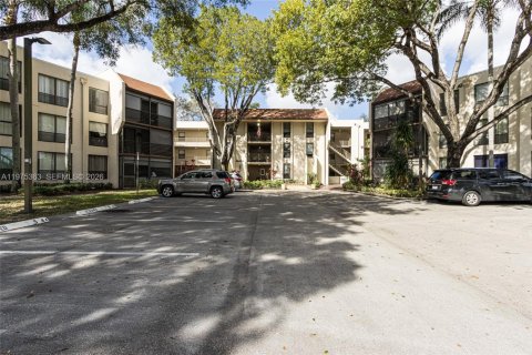 Copropriété à vendre à Tamarac, Floride: 2 chambres, 96.62 m2 № 2042745 - photo 3